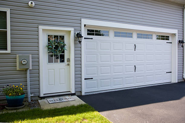 24/7 Emergency Garage Door Panel Replacement experts in Ravenna, MI